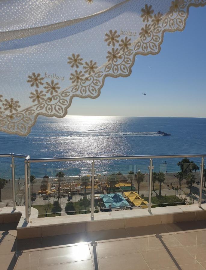 Kral Dairesinde Konyaaltı Plajinın En Güzel Konumunda Rezervasyonunu Hemen Yap Daire Antalya